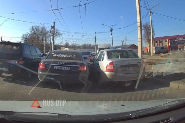 ДТП в Чебоксарах при въезде на кольцо ДТП в Чебоксарах при въезде на кольцо