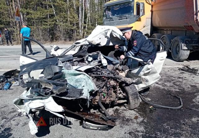 Пассажир «Фольксвагена» погиб в массовом ДТП в Свердловской области