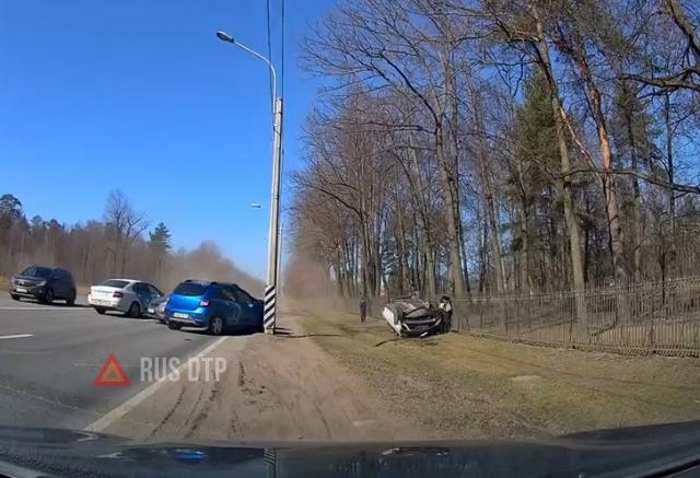 Автомобиль сбил ребенка на Петергофском шоссе