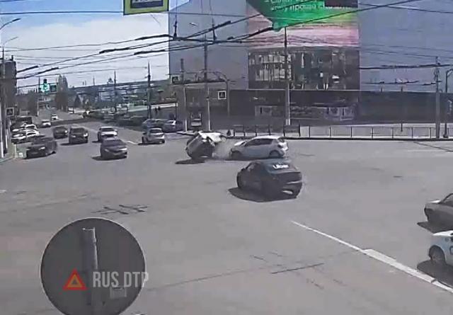 ДТП с переворотом в Волгограде ДТП с переворотом в Волгограде