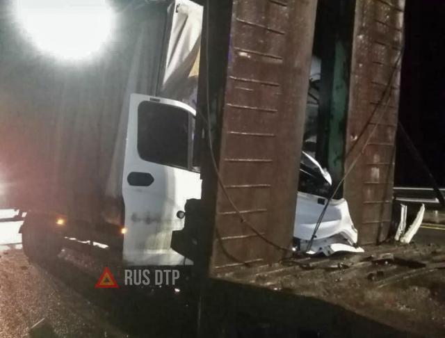 Водитель «Газели» погиб в ДТП на трассе М-11 «Нева»
