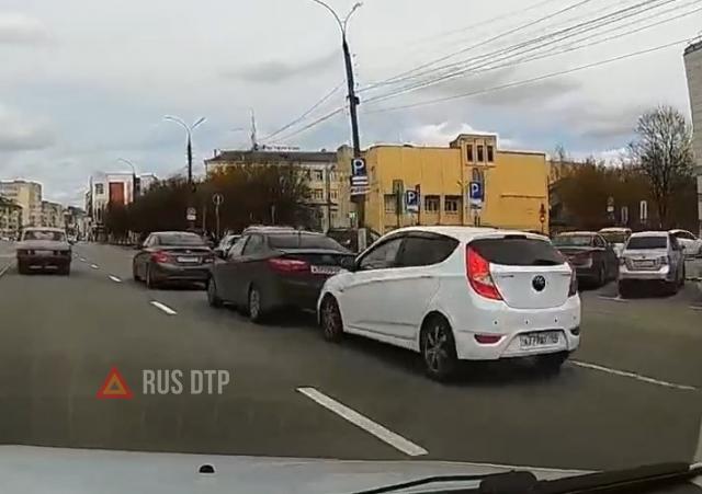 ДТП в Твери на Тверском проспекте ДТП в Твери на Тверском проспекте