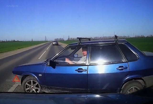 Попали в ДТП под Таганрогом (с) Попали в ДТП под Таганрогом (с)