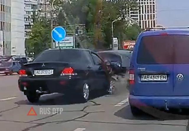 ДТП на Набережной Победы в Днепре ДТП на Набережной Победы в Днепре