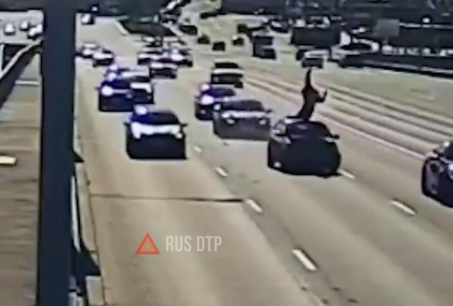 Мужчина погиб в ДТП на мосту Александра Невского в Петербурге. ВИДЕО Мужчина погиб в ДТП на мосту Александра Невского в Петербурге. ВИДЕО