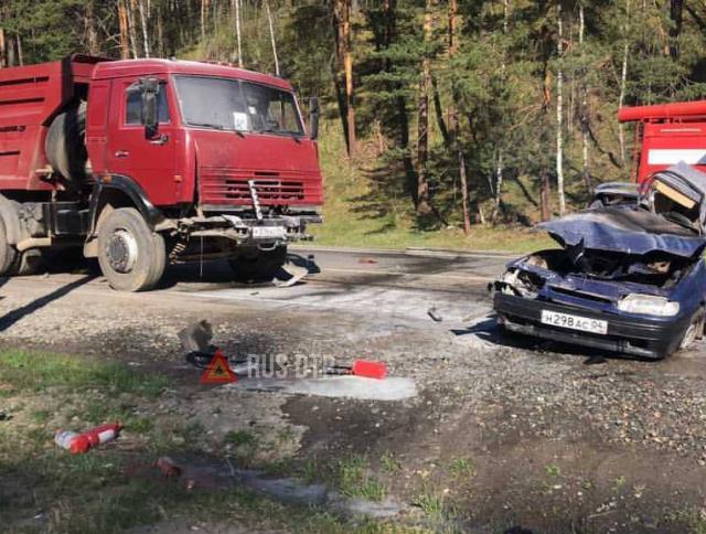 Мать с детьми попала в смертельное ДТП на Алтае