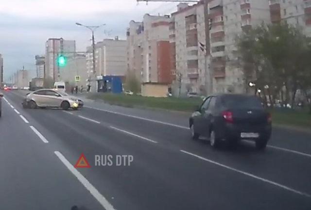 ДТП на проспекте Тракторостроителей в Чебоксарах ДТП на проспекте Тракторостроителей в Чебоксарах