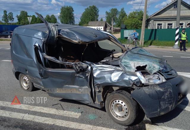 Пассажирка «Пежо» погибла в ДТП на трассе М-10