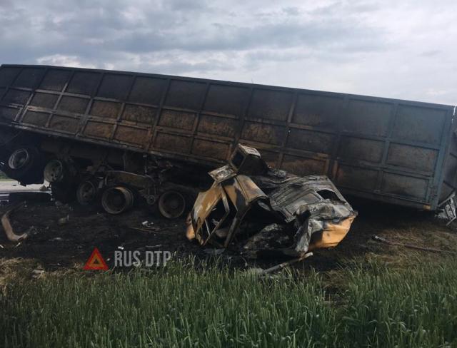 Водители двух КАМАЗов погибли в ДТП в Ростовской области