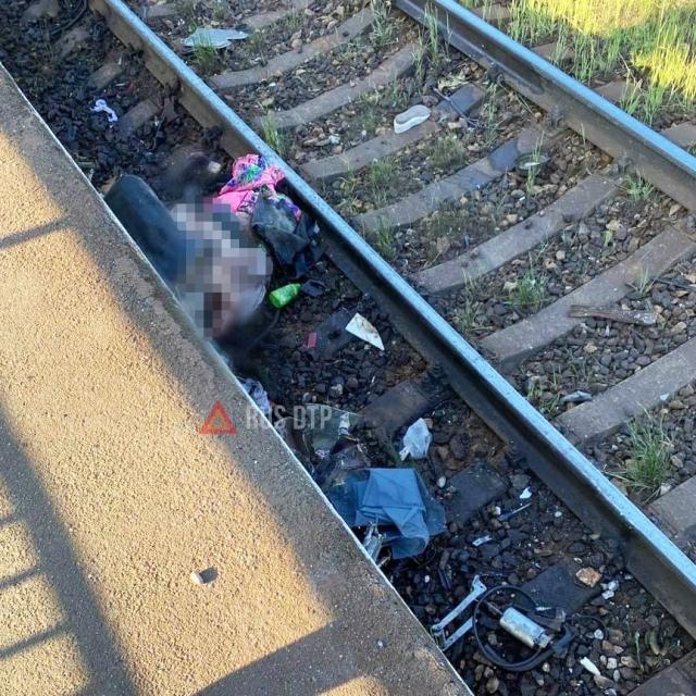 В Подмосковье три человека погибли в ДТП с поездом