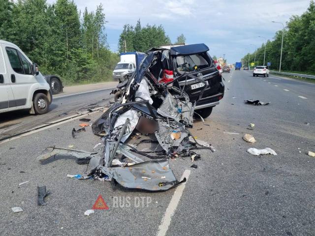 Водитель внедорожника погиб в ДТП на трассе М-7 в Чувашии