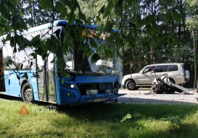 Женщина погибла в ДТП с автобусом в Москве