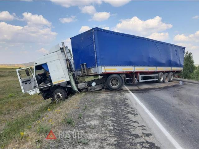 Водитель без прав погиб под встречной фурой в Башкирии