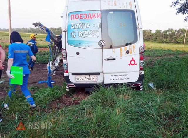 Женщина и двое детей погибли в ДТП с автобусом и грузовиком на Кубани