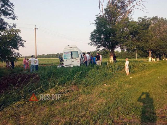 Женщина и двое детей погибли в ДТП с автобусом и грузовиком на Кубани