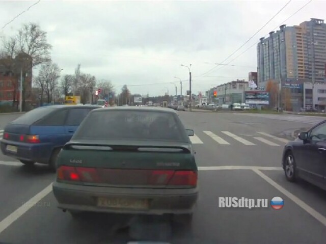 Маневр на перекрестке