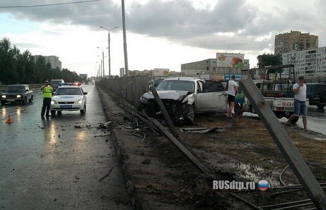 Опасный \»забор безопасности\» 