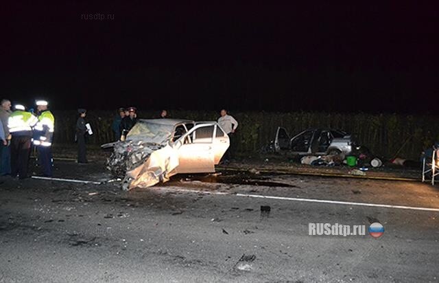 Две «Лады» столкнулись лоб в лоб. Погибли 4 человека 