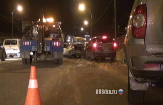 На Ленинградском мосту столкнулись 4 автомобиля 