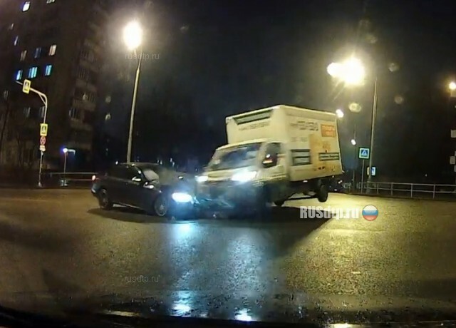 ДТП с фургоном и BMW в Чертаново