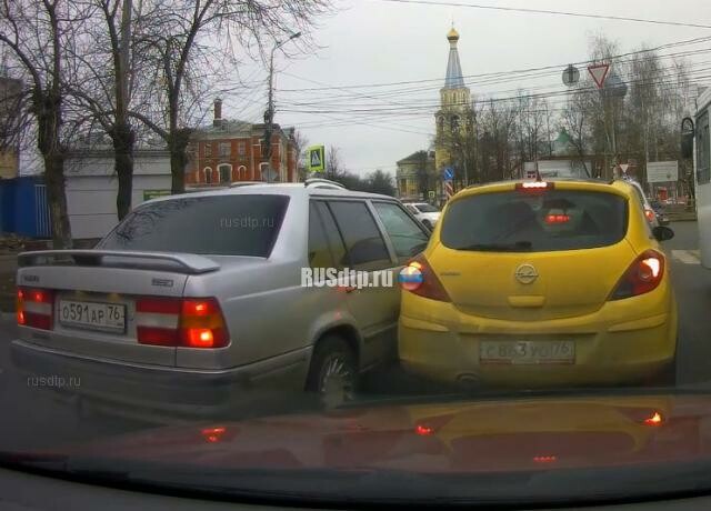 ДТП на Комсомольской площади в Ярославле