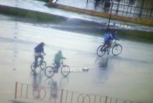 В Тайшете пьяная женщина за рулем иномарки сбила двоих детей на велосипеде