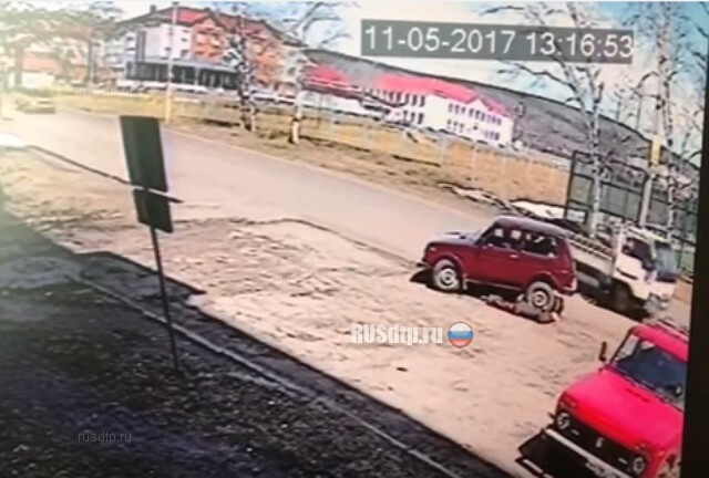 В Комсомольске-на-Амуре водитель Нивы сбил двух женщин