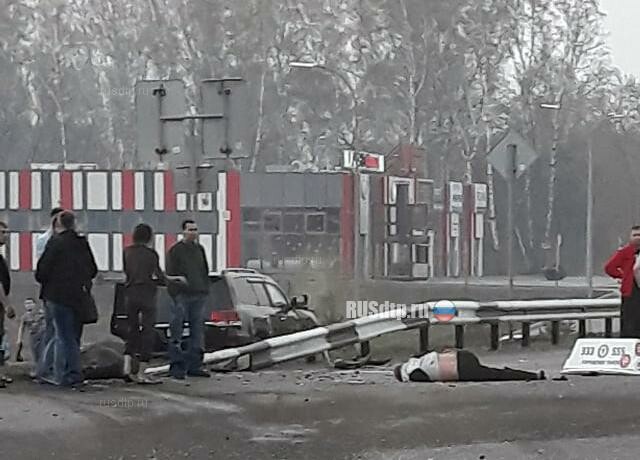 Таксиста выбросило из машины в результате ДТП в Кемерове 