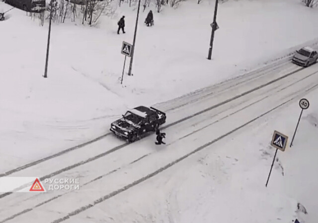 В Петрозаводске школьник попал под колеса автомобиля