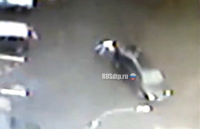В Москве пьяный водитель задавил своего друга и протащил его 100 метров