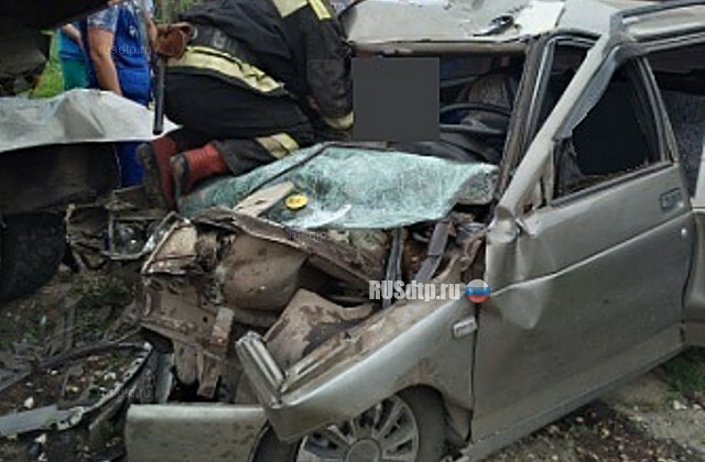 Двое погибли при столкновении ВАЗ-2111 с КАМАЗом под Кимовском 