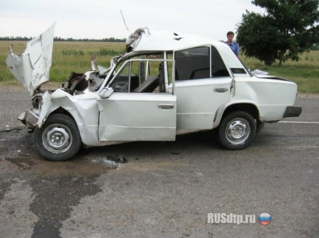 «ВАЗ-2101» вытолкнул автобус в кювет 
