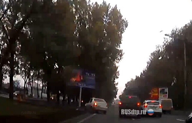 Джип уходит от подрезания 