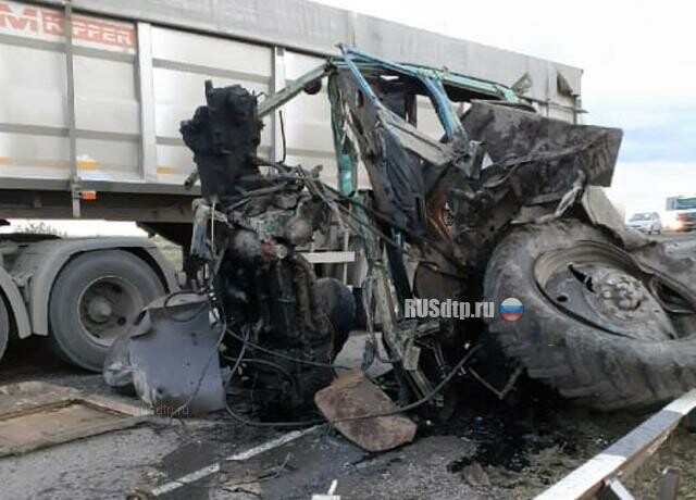 Тракторист погиб в ДТП с грузовиком в Красноярском крае 