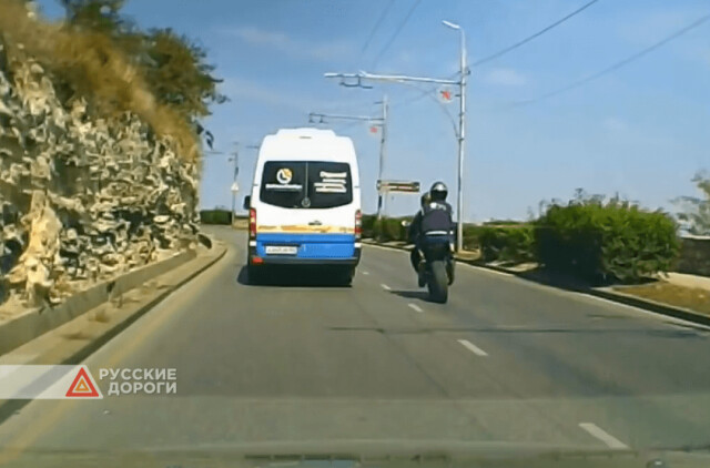 Мотоцикл врезался в столб в Севастополе