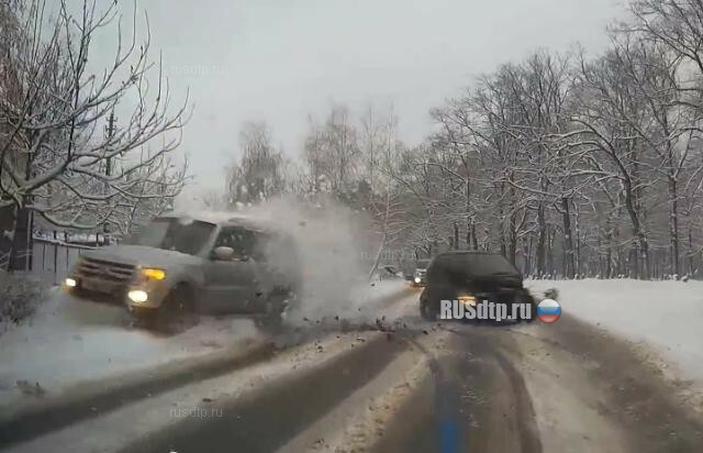 В Киеве мини-автомобиль подбил внедорожник