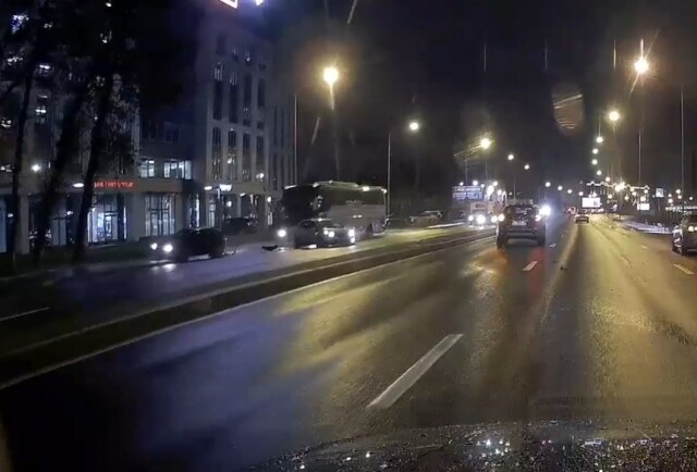 Гонки на дороге в Санкт-Петербурге привели к ДТП