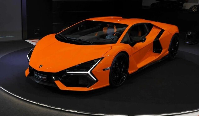 В России продают новый Lamborghini за 80 миллионов рублей 