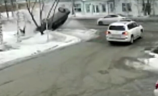 Чудовищное ДТП в Томской области: пьяный уголовник сбил двух женщин на тротуаре 