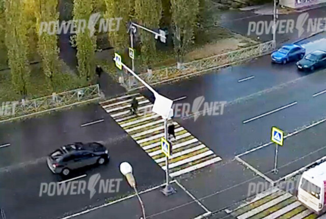 Автомобиль сбил пешехода на пешеходном переходе в Волжском