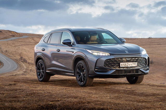 Стало известно, что скрывается под капотом автомобиля «Москвич» М70 