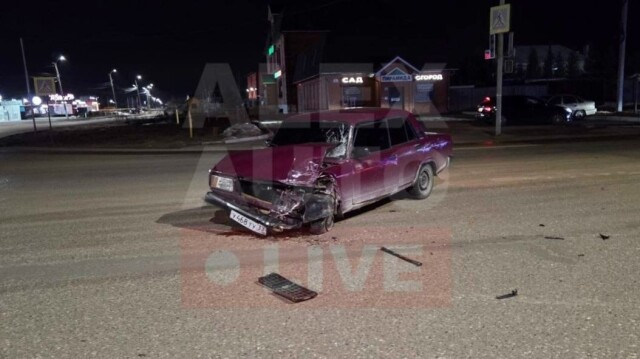 «Пострадал 18-летний»: скорая и легковой автомобиль столкнулись на перекрестке в Александрове 