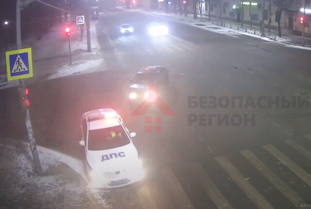 Патрульная машина попала в ДТП в Ярославле 