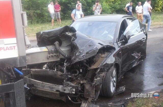 В Казани автомойщики взяли покататься автомобиль клиента 