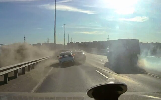 Видеорегистратор запечатлел момент массового ДТП на КАД