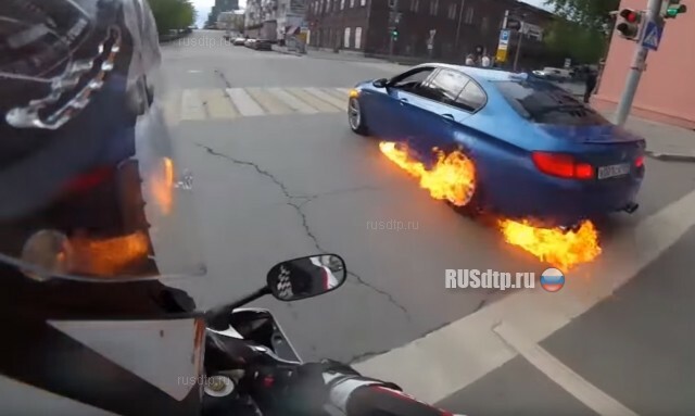 В Перми на ходу загорелся BMW