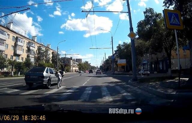 В Оренбурге водитель сбил девушку на пешеходном переходе