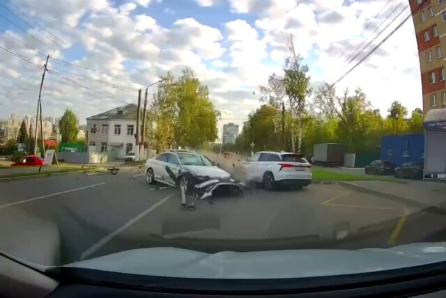 Видеорегистратор запечатлел момент массового ДТП в Чебоксарах