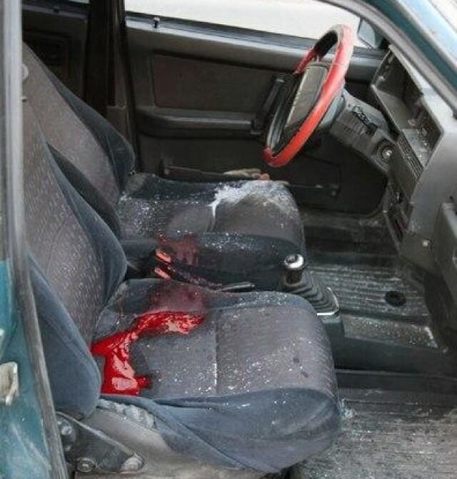 Леерное ограждение пробило машину 