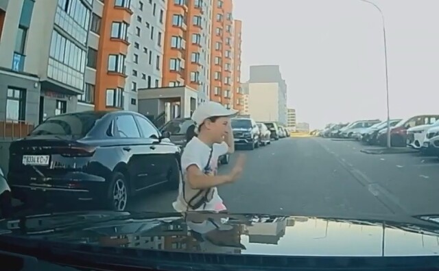 «Убегала от собаки»: BMW сбил 9-летнюю девочку в Минске 